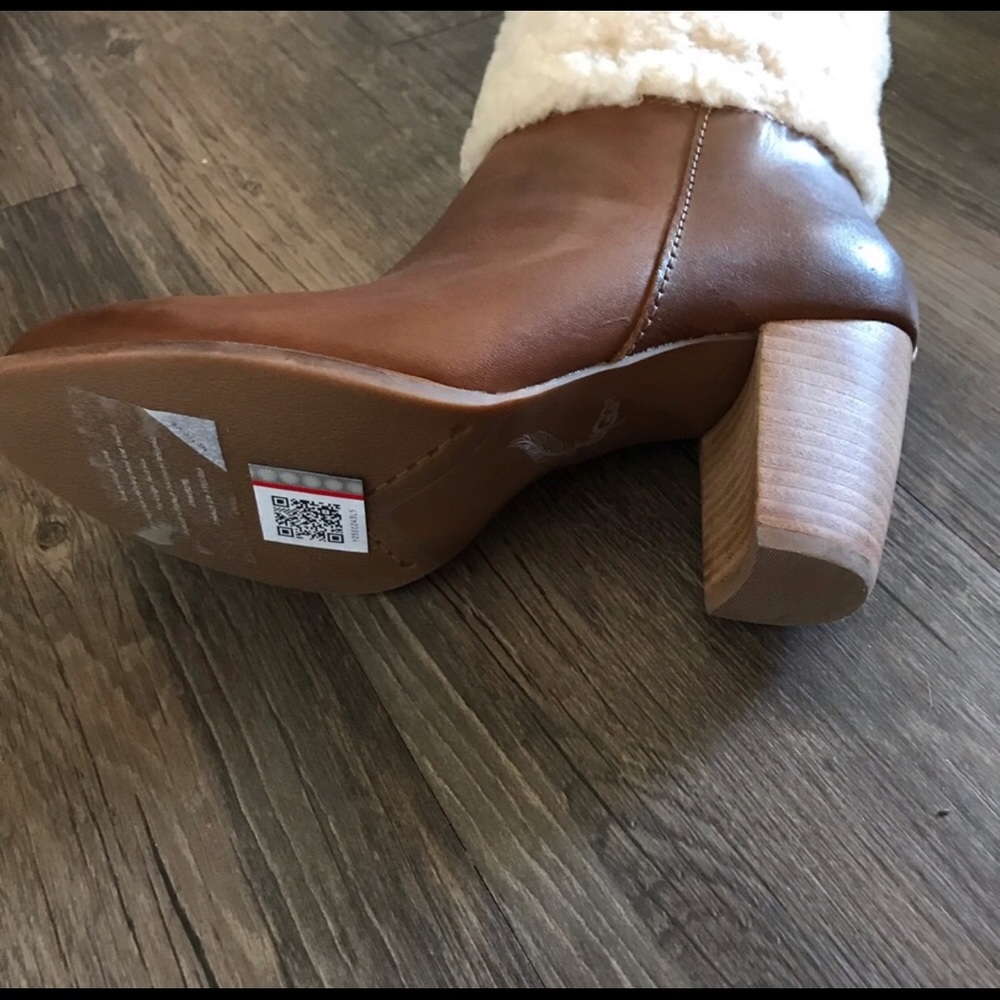 🦃LAST CHANCE Ugg Ava Sheepskin Heeled Boots - Picture 7 of 7